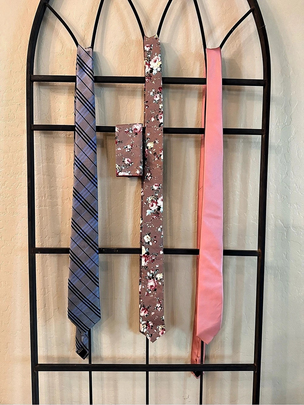 3 Menās Silk Necktie Lot Blue Plaid Floral Pink TMG 100% Silk Ties